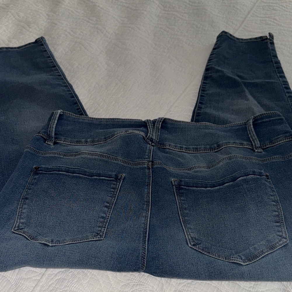 Guess High Rise Blue Jeans - Picture 4 of 4